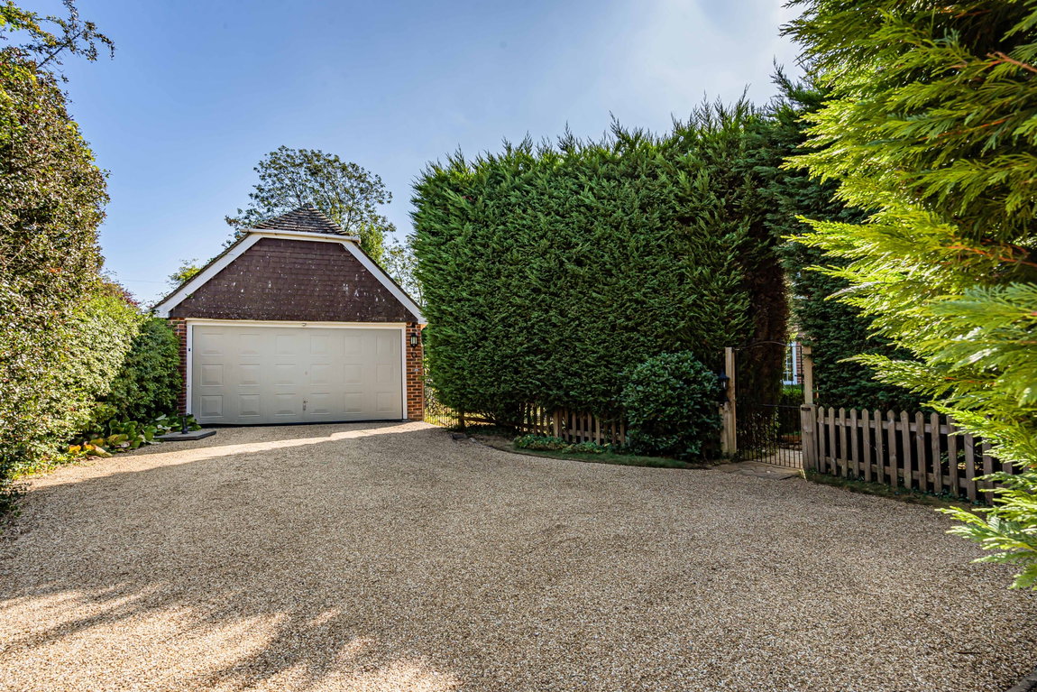Dorking Road, Kingsfold