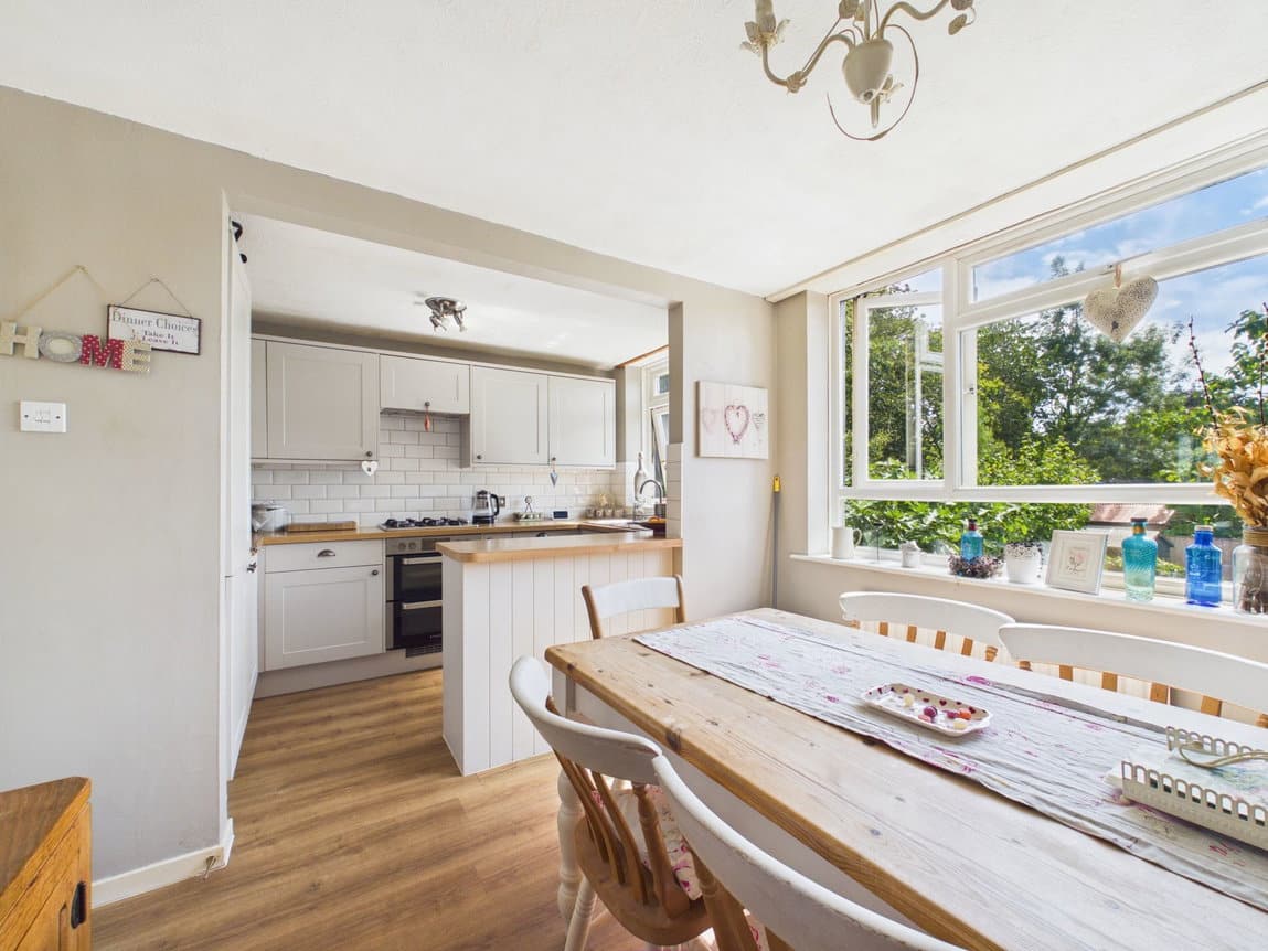 Dale Close, Horsham