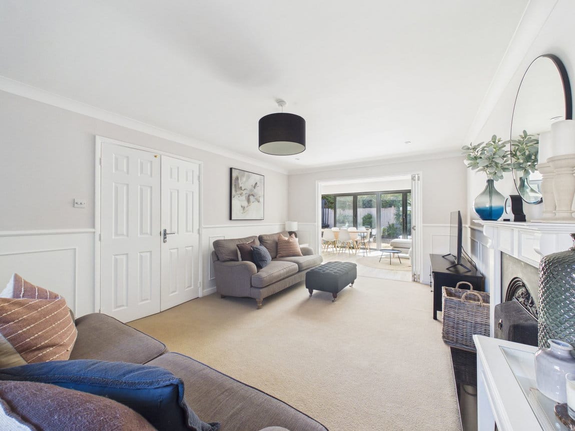 Elgar Way, Horsham