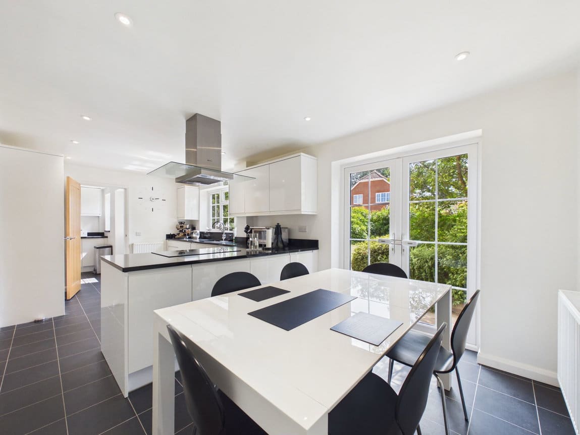 Searles View, Horsham