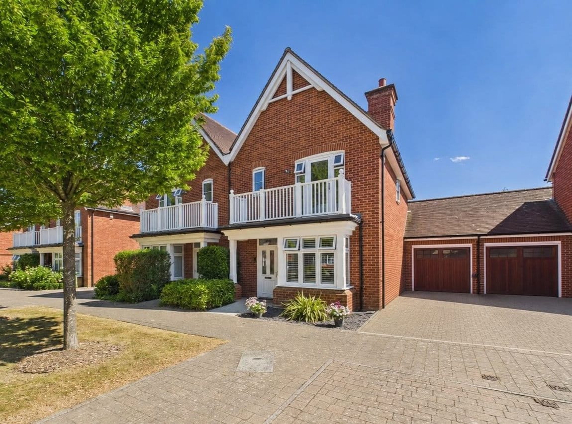 The Boulevard, Horsham